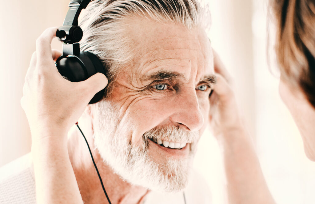Hörakustiker empfehlen einen regelmässigen Hörtest (Quelle: Neuroth)